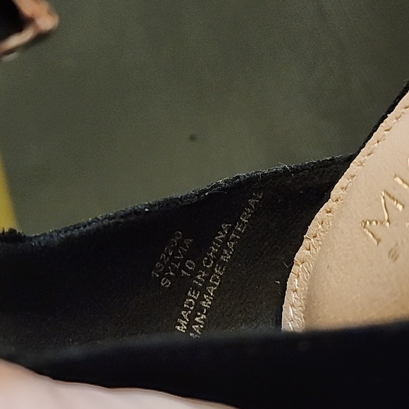 Black size 10 heels.  Ankle strap, gorgeous.  NEW.  MICHAEL by Michael Shannon. - Picture 7 of 7